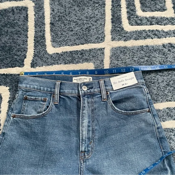 Abercrombie & Fitch Ultra High Rise Ankle Straight Jean Size 28 6 XS Extra Short - Picture 5 of 7